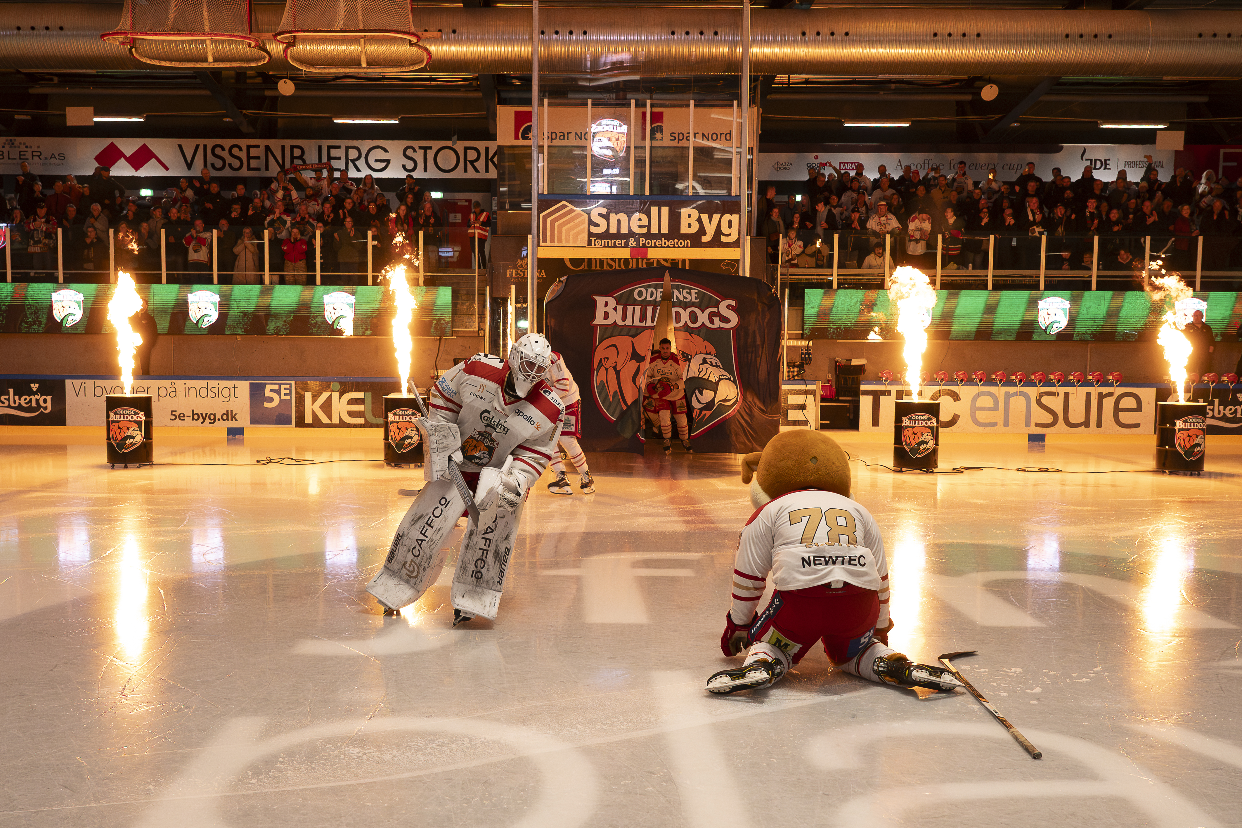 Semifinalerne venter forude